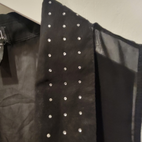 🎉SALE 5 for $15🎉 Black Wetseal sheer vest. Size large - Picture 3 of 3